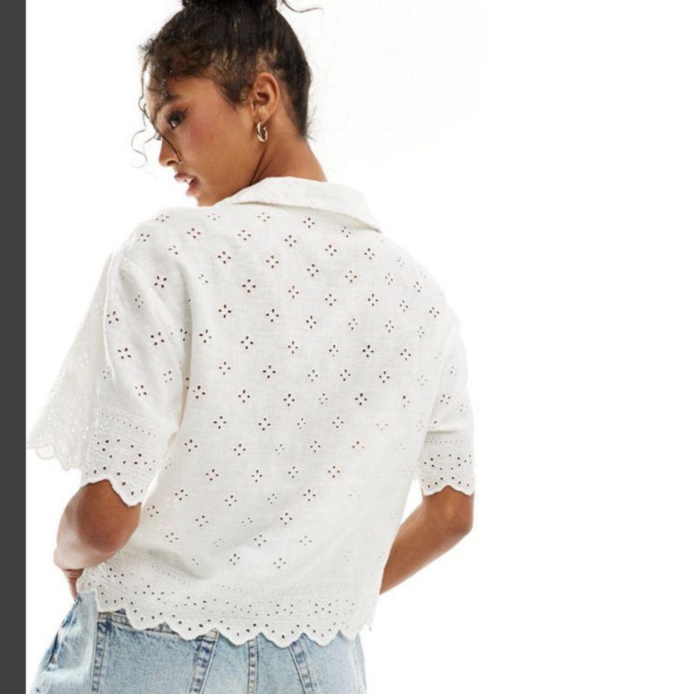 NWT Abercrombie & Fitch White Eyelet Top